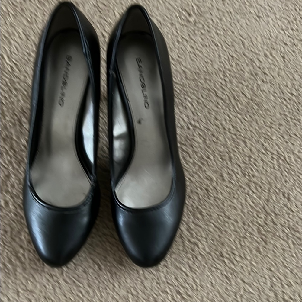 Salvatore Ferragamo Black Leather Heels